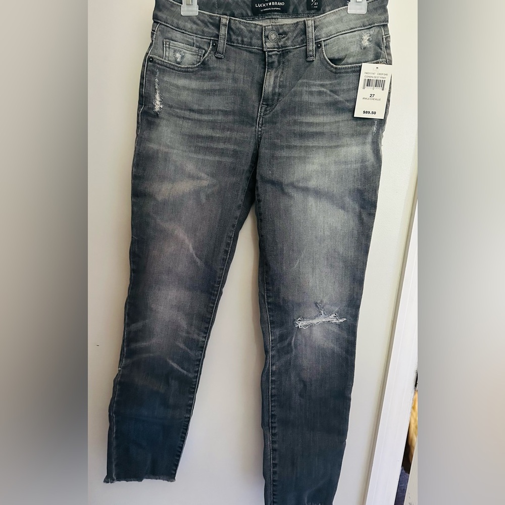 Brand New Women’s Lucky Jeans - Size 4/27